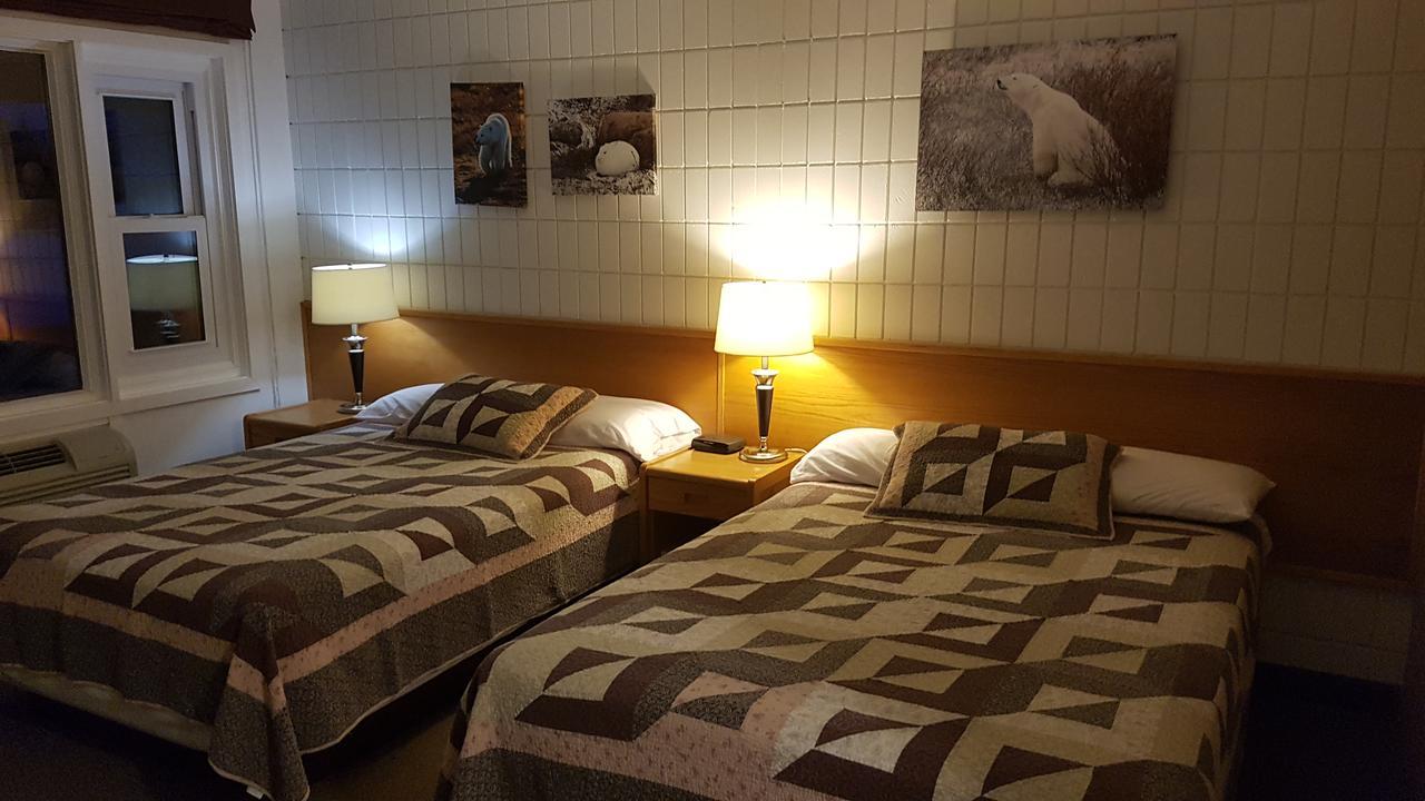 Pinawa Motel Экстерьер фото